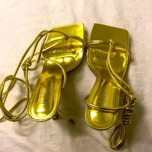 EGO heels.. never been worn.. very good condition